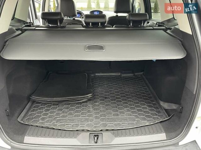 Белый Форд Куга, объемом двигателя 2 л и пробегом 182 тыс. км за 11950 $, фото 45 на Automoto.ua