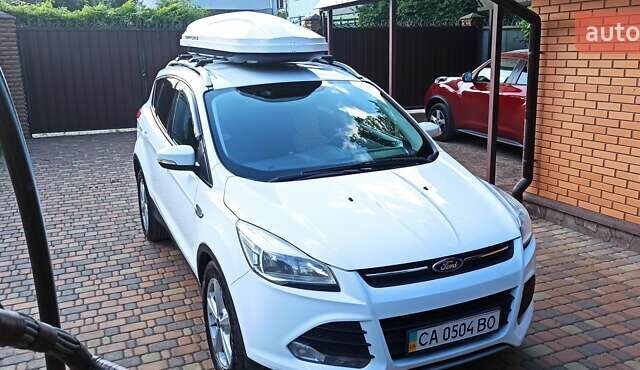 Форд Куга 2013 в Буче на Automoto.ua Белый Форд Куга, объемом двигателя 2 л и пробегом 234 тыс. км за 12000 $, фото 2 на Automoto.ua