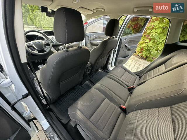 Белый Форд Куга, объемом двигателя 2 л и пробегом 125 тыс. км за 13700 $, фото 21 на Automoto.ua