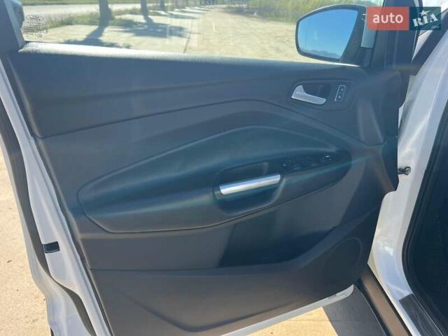 Белый Форд Куга, объемом двигателя 2 л и пробегом 117 тыс. км за 13000 $, фото 8 на Automoto.ua