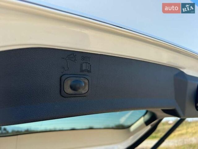 Белый Форд Куга, объемом двигателя 2 л и пробегом 117 тыс. км за 13000 $, фото 19 на Automoto.ua