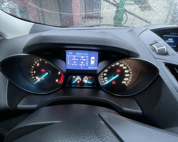 Білий Форд Куга, об'ємом двигуна 2 л та пробігом 301 тис. км за 12400 $, фото 36 на Automoto.ua