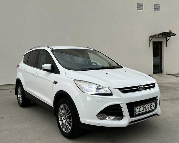 Форд Куга 2013 в Луцке на Automoto.ua Белый Форд Куга, объемом двигателя 2 л и пробегом 198 тыс. км за 12200 $, фото 1 на Automoto.ua