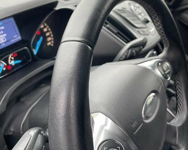 Белый Форд Куга, объемом двигателя 2 л и пробегом 182 тыс. км за 11950 $, фото 38 на Automoto.ua