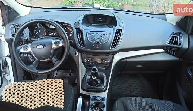 Форд Куга 2013 в Буче на Automoto.ua Белый Форд Куга, объемом двигателя 2 л и пробегом 234 тыс. км за 12000 $, фото 23 на Automoto.ua