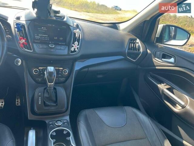 Белый Форд Куга, объемом двигателя 2 л и пробегом 117 тыс. км за 13000 $, фото 18 на Automoto.ua