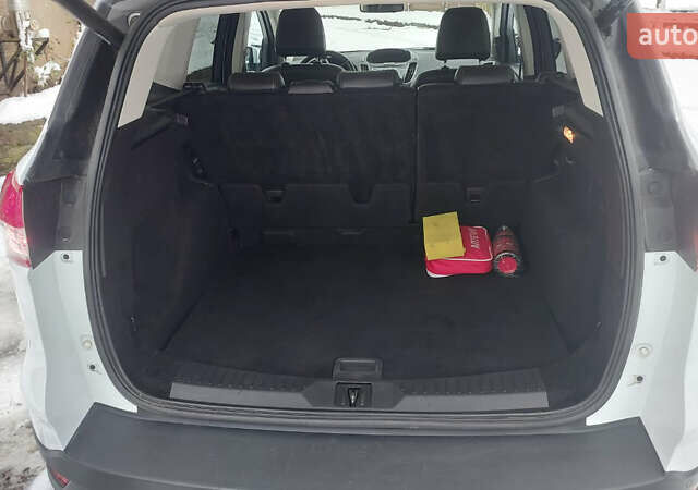 Белый Форд Куга, объемом двигателя 2 л и пробегом 205 тыс. км за 12700 $, фото 9 на Automoto.ua