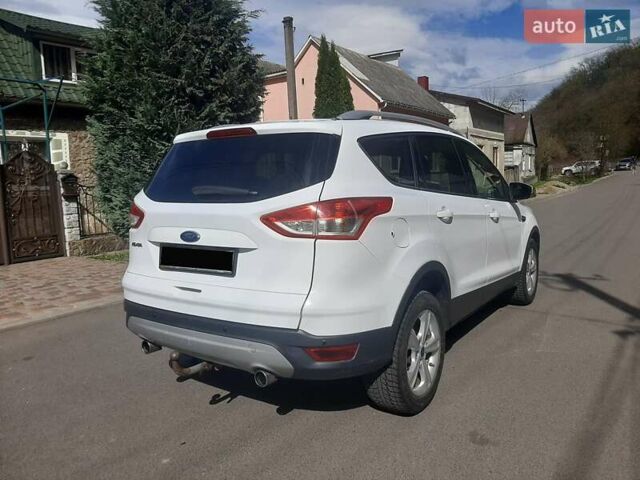 Белый Форд Куга, объемом двигателя 2 л и пробегом 255 тыс. км за 12120 $, фото 3 на Automoto.ua