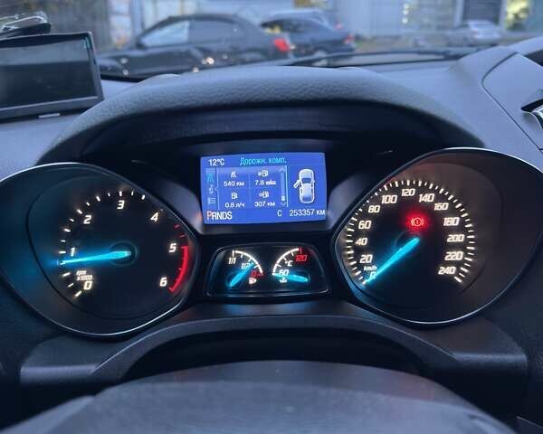 Форд Куга 2013 в Полтаве на Automoto.ua Белый Форд Куга, объемом двигателя 2 л и пробегом 253 тыс. км за 11500 $, фото 6 на Automoto.ua