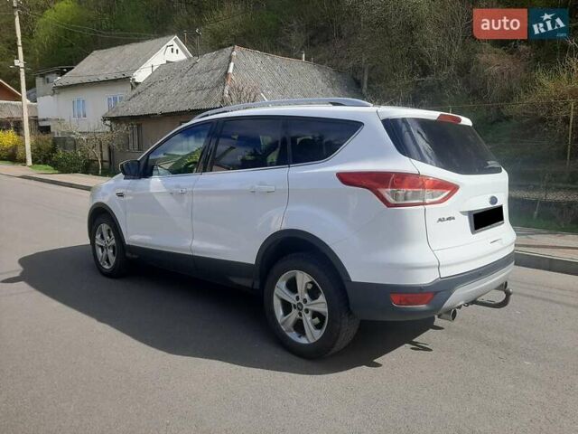 Белый Форд Куга, объемом двигателя 2 л и пробегом 255 тыс. км за 12120 $, фото 1 на Automoto.ua