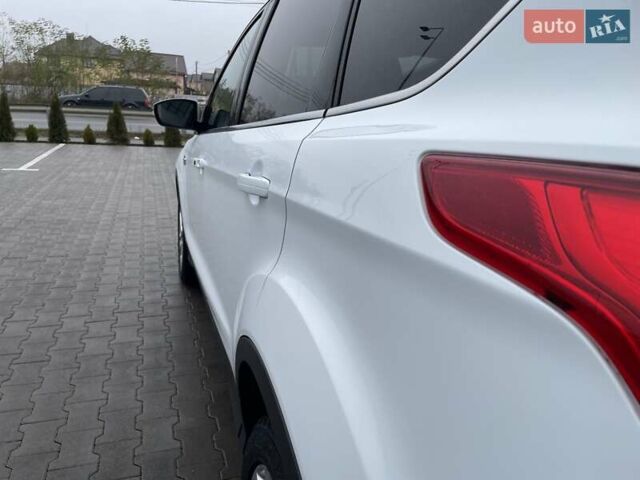 Белый Форд Куга, объемом двигателя 2 л и пробегом 182 тыс. км за 11950 $, фото 14 на Automoto.ua