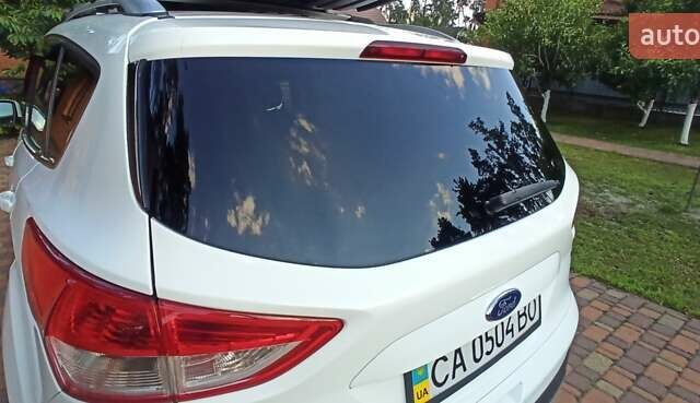 Форд Куга 2013 в Буче на Automoto.ua Белый Форд Куга, объемом двигателя 2 л и пробегом 234 тыс. км за 12000 $, фото 19 на Automoto.ua