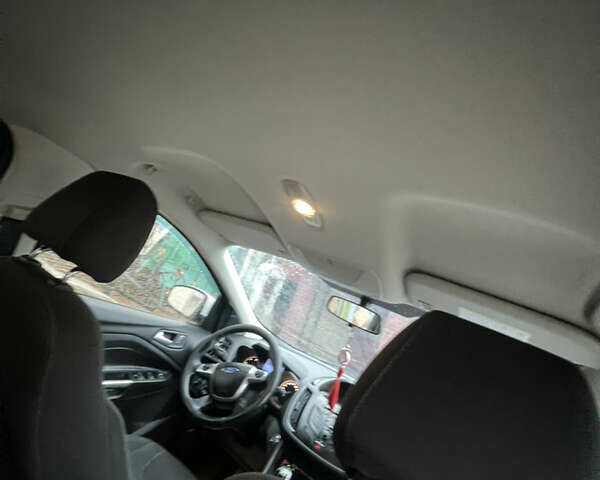 Білий Форд Куга, об'ємом двигуна 2 л та пробігом 301 тис. км за 12400 $, фото 62 на Automoto.ua