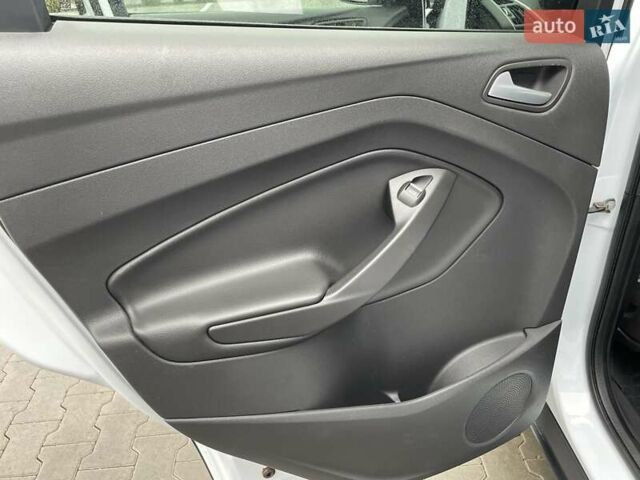 Белый Форд Куга, объемом двигателя 2 л и пробегом 182 тыс. км за 11950 $, фото 39 на Automoto.ua