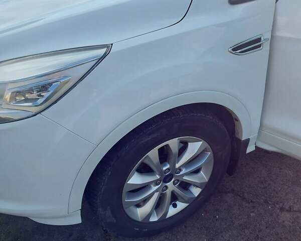 Белый Форд Куга, объемом двигателя 2 л и пробегом 201 тыс. км за 13400 $, фото 1 на Automoto.ua