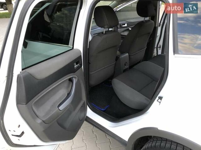 Білий Форд Куга, об'ємом двигуна 2 л та пробігом 200 тис. км за 12500 $, фото 26 на Automoto.ua