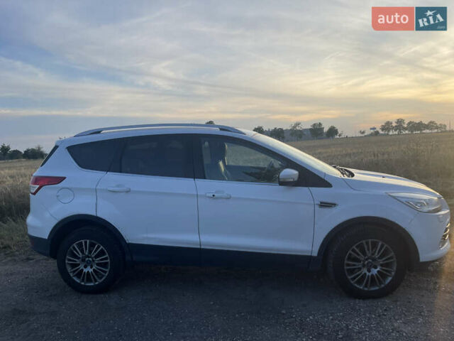 Белый Форд Куга, объемом двигателя 2 л и пробегом 205 тыс. км за 12500 $, фото 1 на Automoto.ua