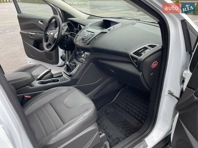 Белый Форд Куга, объемом двигателя 2 л и пробегом 182 тыс. км за 11950 $, фото 59 на Automoto.ua