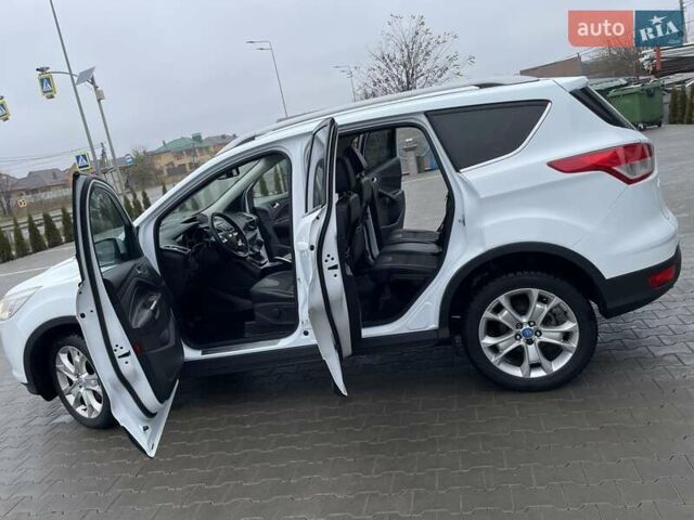 Белый Форд Куга, объемом двигателя 2 л и пробегом 182 тыс. км за 11950 $, фото 69 на Automoto.ua