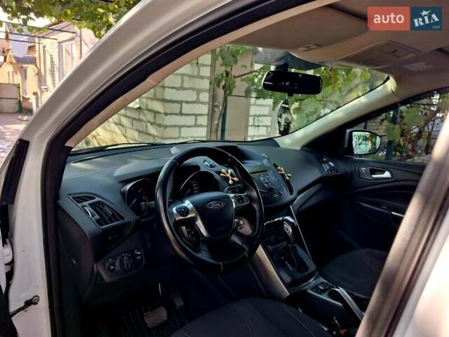 Білий Форд Куга, об'ємом двигуна 2 л та пробігом 190 тис. км за 11600 $, фото 2 на Automoto.ua