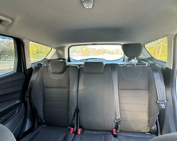 Форд Куга 2013 в Киеве на Automoto.ua Белый Форд Куга, объемом двигателя 2 л и пробегом 250 тыс. км за 10000 $, фото 9 на Automoto.ua