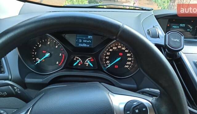 Форд Куга 2013 в Буче на Automoto.ua Белый Форд Куга, объемом двигателя 2 л и пробегом 234 тыс. км за 12000 $, фото 24 на Automoto.ua