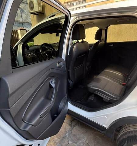 Белый Форд Куга, объемом двигателя 2 л и пробегом 132 тыс. км за 17500 $, фото 7 на Automoto.ua