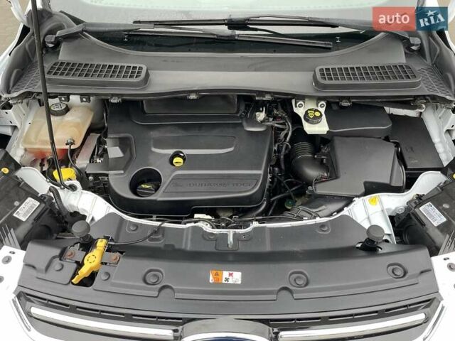 Белый Форд Куга, объемом двигателя 2 л и пробегом 182 тыс. км за 11950 $, фото 22 на Automoto.ua
