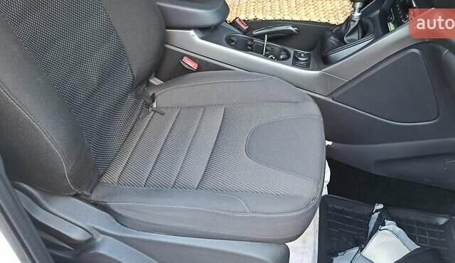 Форд Куга 2013 в Буче на Automoto.ua Белый Форд Куга, объемом двигателя 2 л и пробегом 234 тыс. км за 12000 $, фото 18 на Automoto.ua