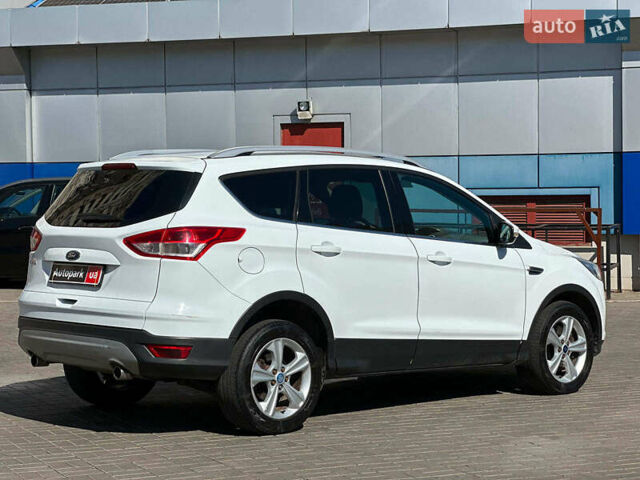 Білий Форд Куга, об'ємом двигуна 2 л та пробігом 221 тис. км за 10990 $, фото 4 на Automoto.ua
