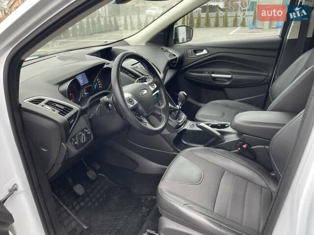 Белый Форд Куга, объемом двигателя 2 л и пробегом 182 тыс. км за 11950 $, фото 33 на Automoto.ua