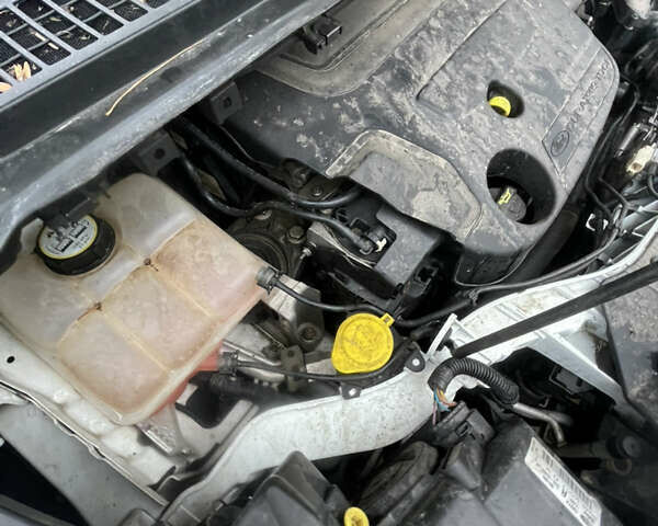 Білий Форд Куга, об'ємом двигуна 2 л та пробігом 301 тис. км за 12400 $, фото 33 на Automoto.ua