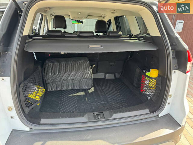 Білий Форд Куга, об'ємом двигуна 2 л та пробігом 182 тис. км за 15000 $, фото 16 на Automoto.ua
