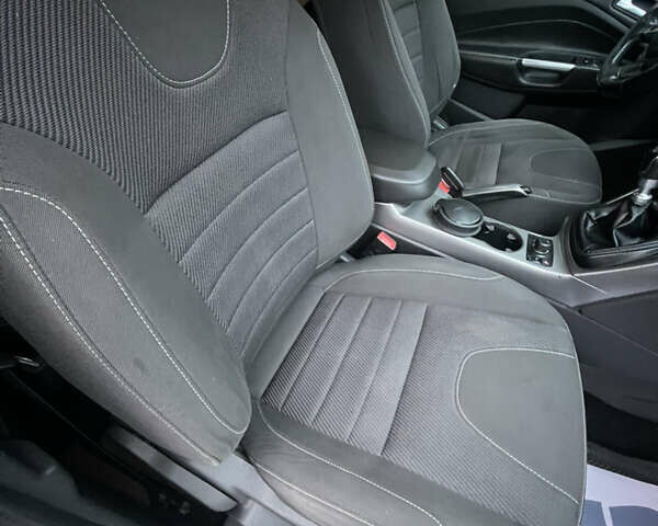 Білий Форд Куга, об'ємом двигуна 2 л та пробігом 301 тис. км за 12400 $, фото 66 на Automoto.ua