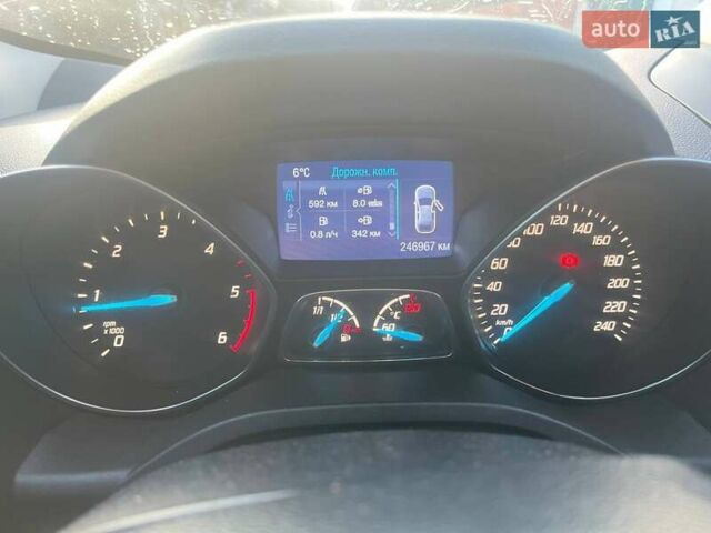 Білий Форд Куга, об'ємом двигуна 2 л та пробігом 247 тис. км за 13000 $, фото 6 на Automoto.ua