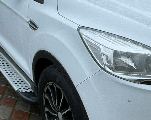 Білий Форд Куга, об'ємом двигуна 2 л та пробігом 301 тис. км за 12400 $, фото 3 на Automoto.ua