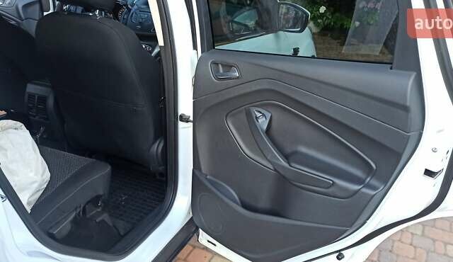 Форд Куга 2013 в Буче на Automoto.ua Белый Форд Куга, объемом двигателя 2 л и пробегом 234 тыс. км за 12000 $, фото 25 на Automoto.ua