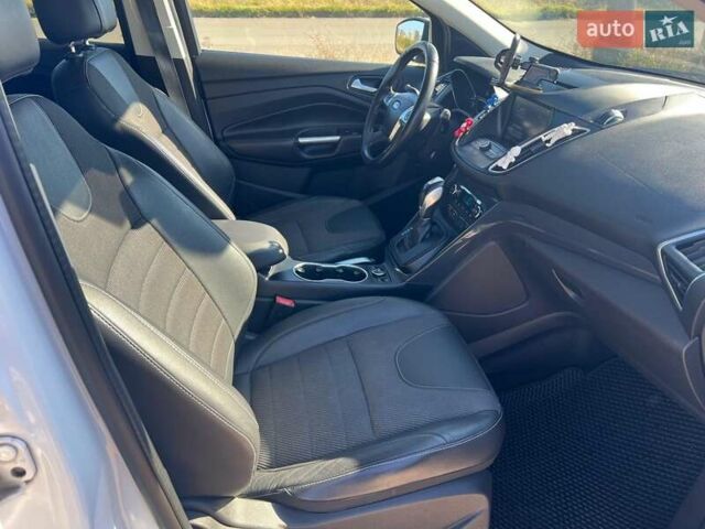 Белый Форд Куга, объемом двигателя 2 л и пробегом 117 тыс. км за 13000 $, фото 12 на Automoto.ua