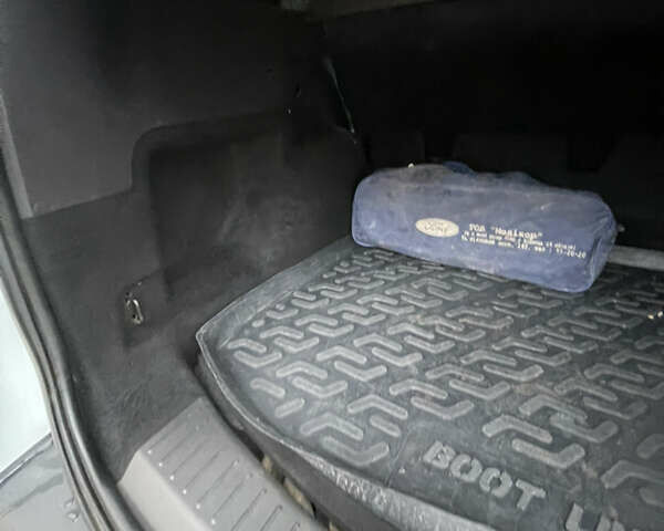 Білий Форд Куга, об'ємом двигуна 2 л та пробігом 301 тис. км за 12400 $, фото 46 на Automoto.ua