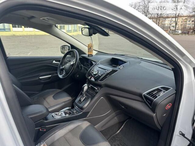 Белый Форд Куга, объемом двигателя 2 л и пробегом 170 тыс. км за 13600 $, фото 7 на Automoto.ua