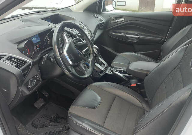 Белый Форд Куга, объемом двигателя 2 л и пробегом 205 тыс. км за 12700 $, фото 5 на Automoto.ua