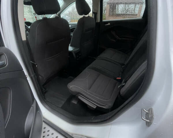 Білий Форд Куга, об'ємом двигуна 2 л та пробігом 301 тис. км за 12400 $, фото 49 на Automoto.ua