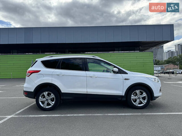 Форд Куга 2013 у Києві на Automoto.ua Білий Форд Куга, об'ємом двигуна 1.6 л та пробігом 126 тис. км за 13000 $, фото 2 на Automoto.ua