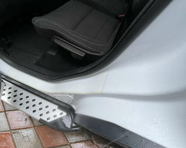 Білий Форд Куга, об'ємом двигуна 2 л та пробігом 301 тис. км за 12400 $, фото 50 на Automoto.ua