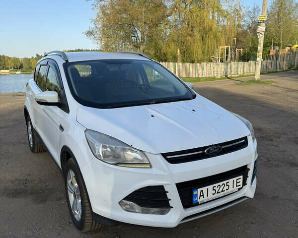 Форд Куга 2013 в Киеве на Automoto.ua Белый Форд Куга, объемом двигателя 2 л и пробегом 250 тыс. км за 10000 $, фото 2 на Automoto.ua