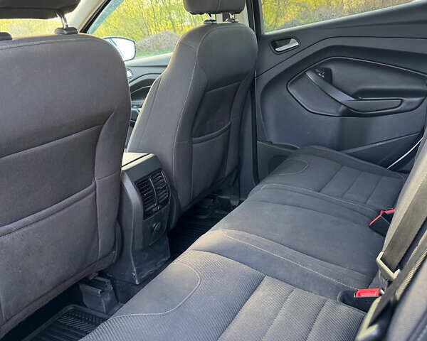 Форд Куга 2013 в Киеве на Automoto.ua Белый Форд Куга, объемом двигателя 2 л и пробегом 250 тыс. км за 10000 $, фото 12 на Automoto.ua