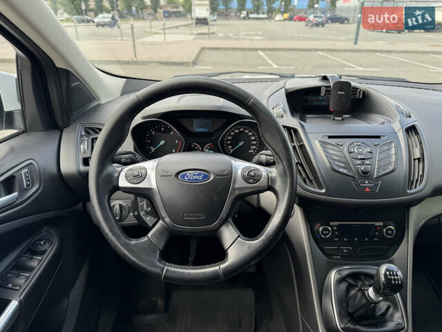 Форд Куга 2013 у Києві на Automoto.ua Білий Форд Куга, об'ємом двигуна 1.6 л та пробігом 126 тис. км за 13000 $, фото 9 на Automoto.ua