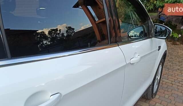 Форд Куга 2013 в Буче на Automoto.ua Белый Форд Куга, объемом двигателя 2 л и пробегом 234 тыс. км за 12000 $, фото 11 на Automoto.ua