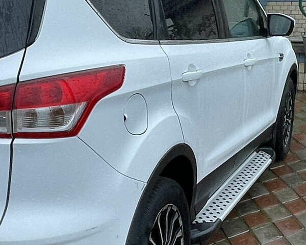 Білий Форд Куга, об'ємом двигуна 2 л та пробігом 301 тис. км за 12400 $, фото 5 на Automoto.ua