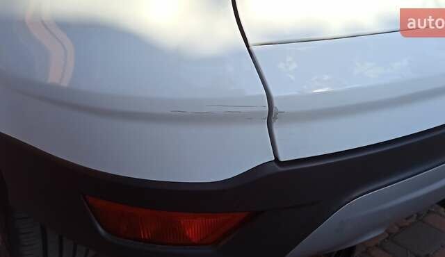 Форд Куга 2013 в Буче на Automoto.ua Белый Форд Куга, объемом двигателя 2 л и пробегом 234 тыс. км за 12000 $, фото 21 на Automoto.ua